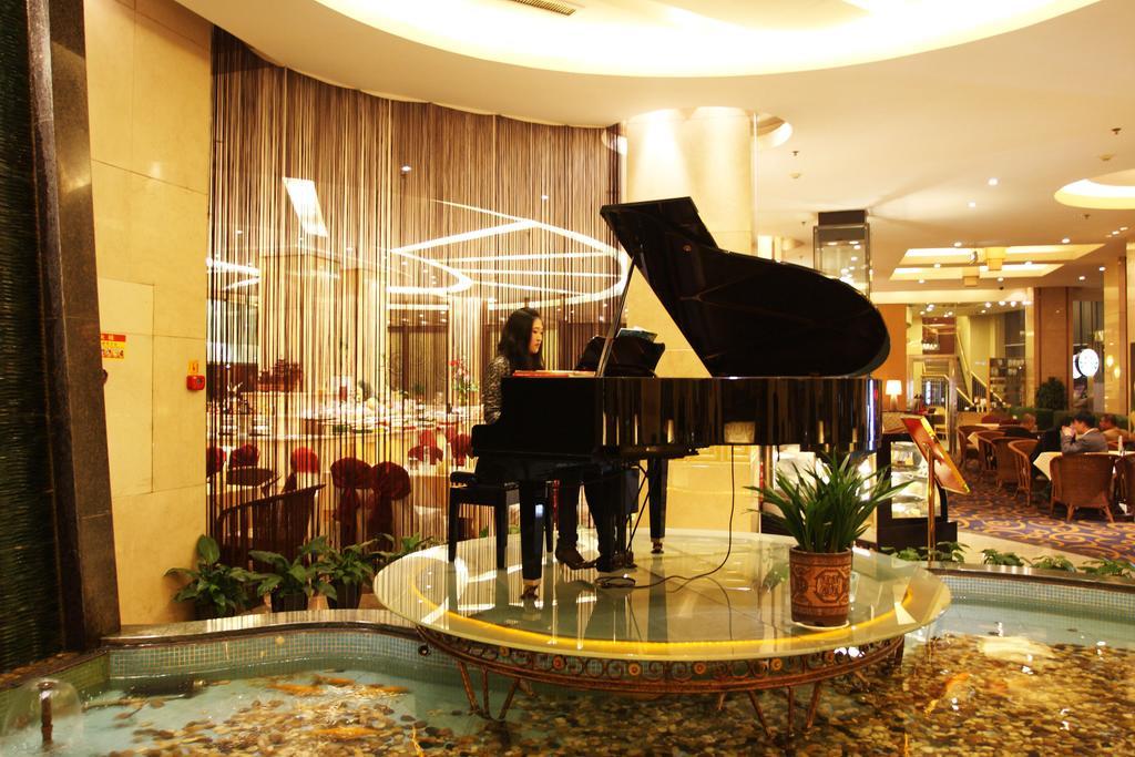 Yiwu Yi He Hotel Exteriör bild
