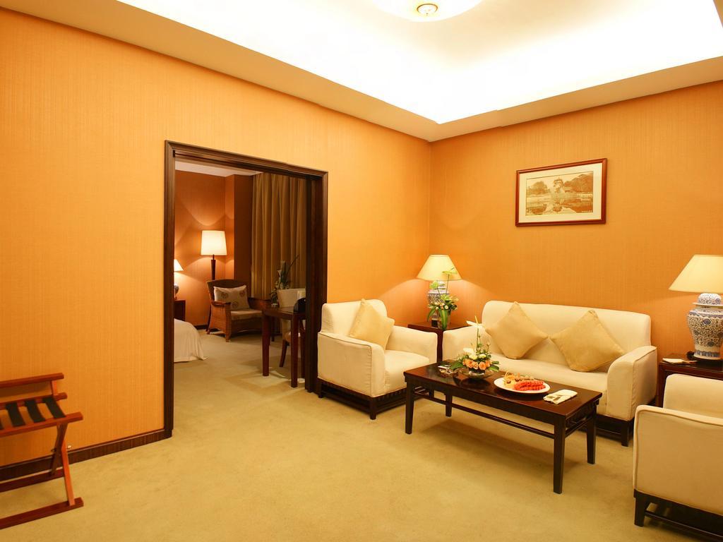 Yiwu Yi He Hotel Exteriör bild